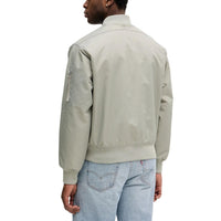 Image 3 : Vue d'ensemble veste Calvin Klein Jeans homme verte, coupe moderne et élégante — Delvale