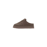 Image 4 : Vue arrière ouverte des mules Adidas Originals femme Campus 00S suède taupe révélant l'intérieur moelleux sherpa — Delvale