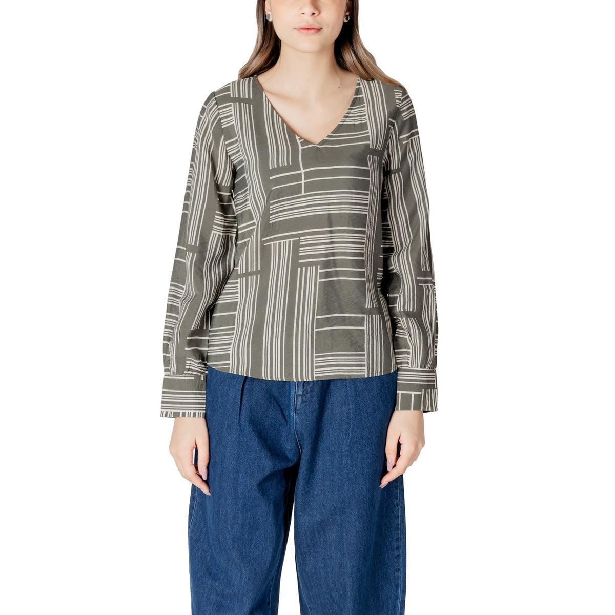 Image 1 : Blouse verte imprimée Jacqueline De Yong manches longues encolure V — delvale