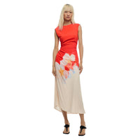 Image 1 : Femme portant la robe midi Desigual sans manches, haut corail uni et jupe fluide ivoire à imprimé floral aquarelle, vue de face — Delvale