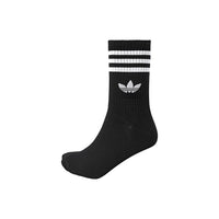 Image 4 : Vue rapprochée du lot de 3 chaussettes Adidas Originals homme coloris blanc, noir et gris chiné sur fond blanc — Delvale