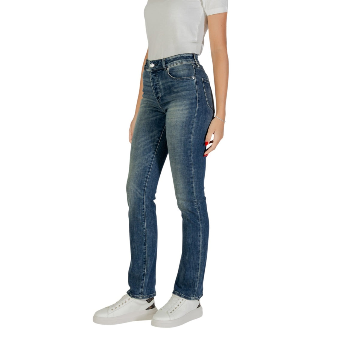 Image 3 : Coupe moderne du jean Armani Exchange femme bleu style urbain décontracté — delvale