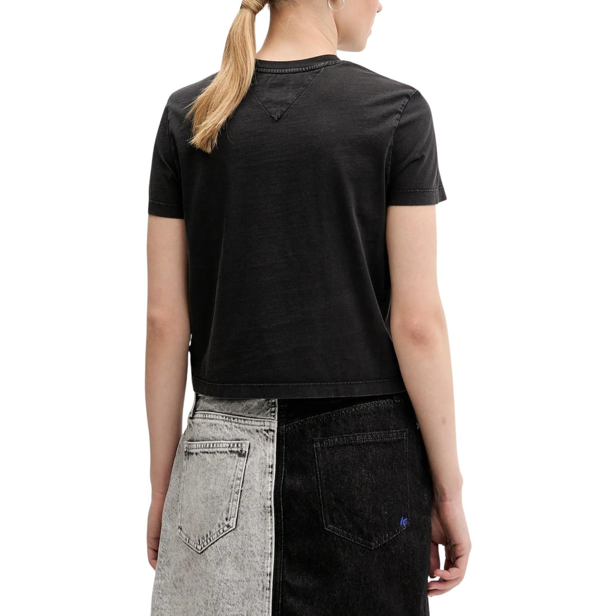 Image 3 : T-shirt femme Tommy Hilfiger Jeans noir vue d'ensemble, style décontracté premium — delvale