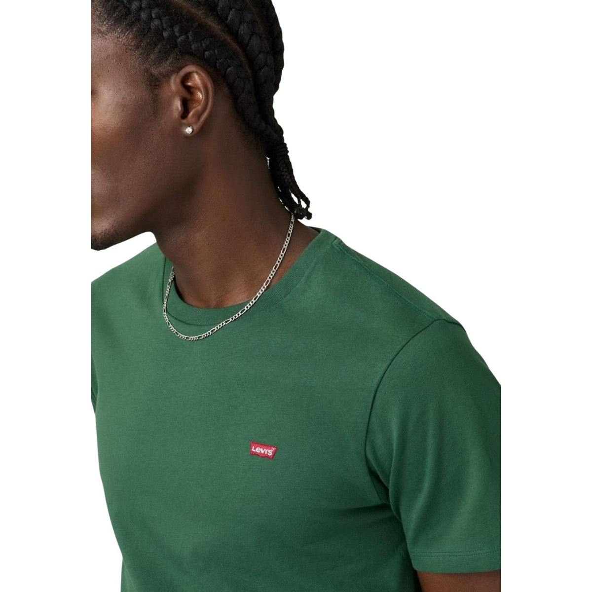 Image 3 : T-shirt Levi's® homme coupe droite couleur vert forêt, manches courtes, porté avec un jean brut — Delvale