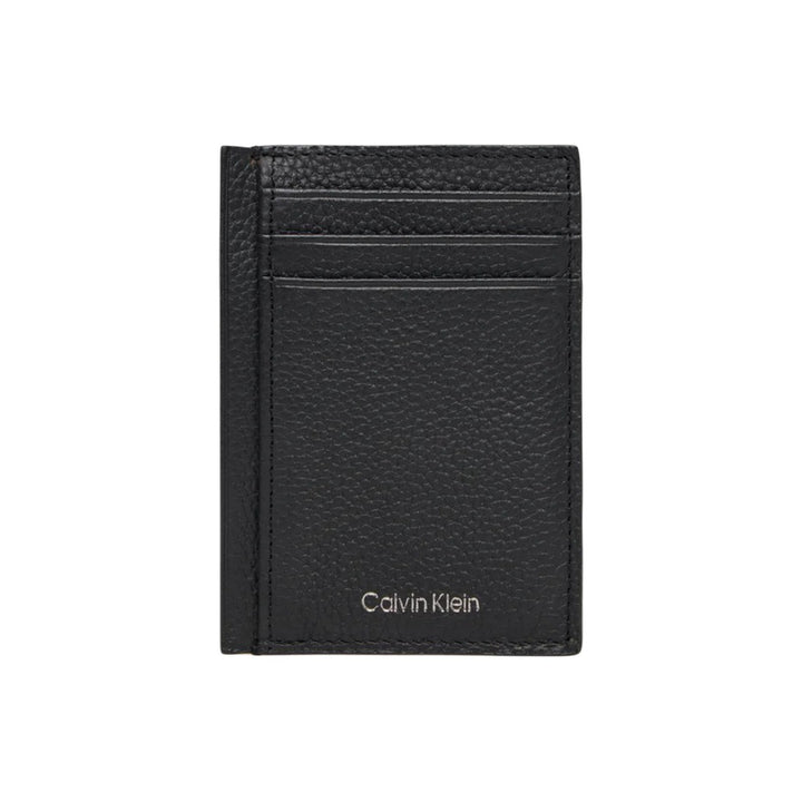 Image 1 : Porte-cartes Calvin Klein en cuir grainé noir, vue de face avec logo argenté, modèle ultra-plat — Delvale