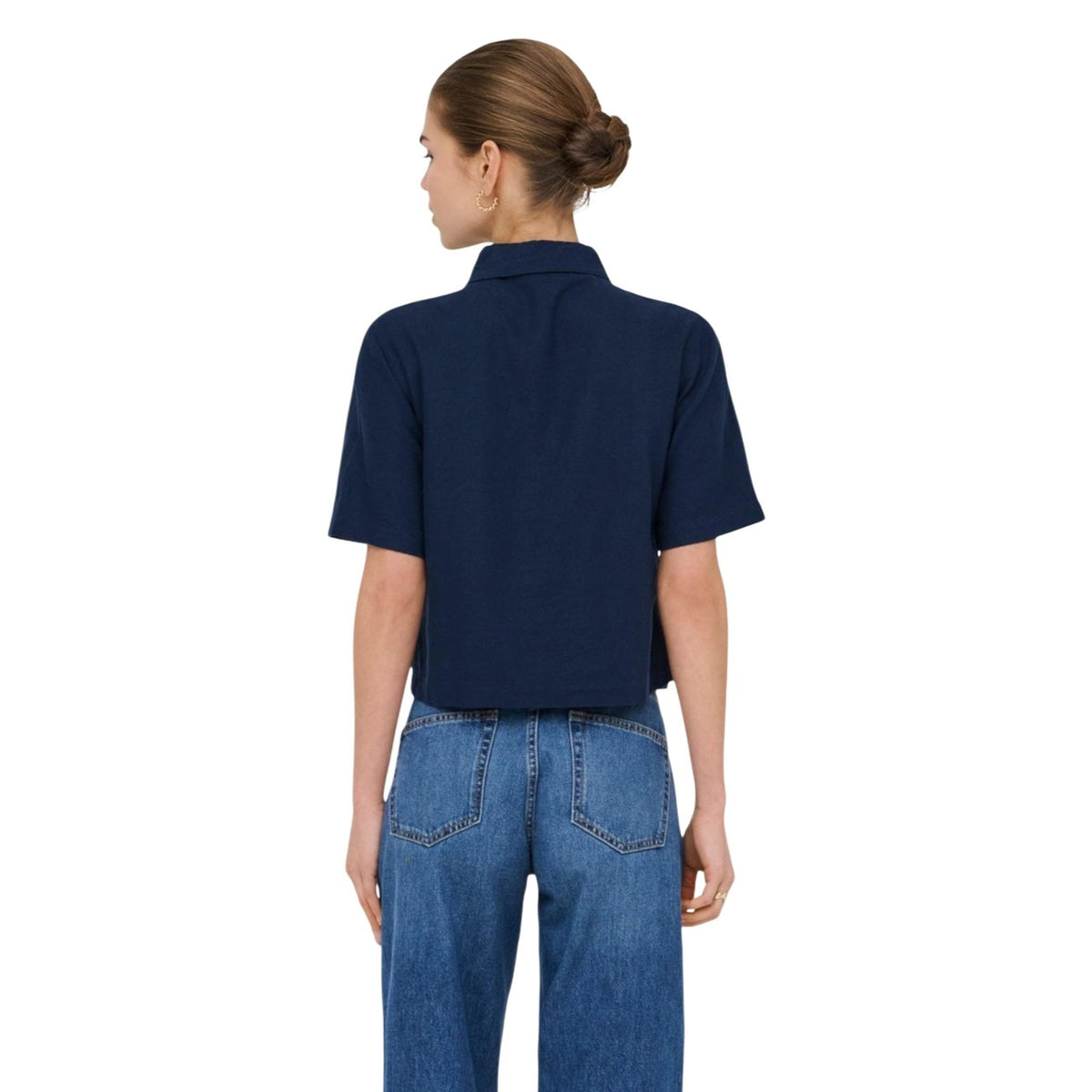 Image 2 : Détail col et boutonnage chemise Only femme bleue décontractée — Delvale