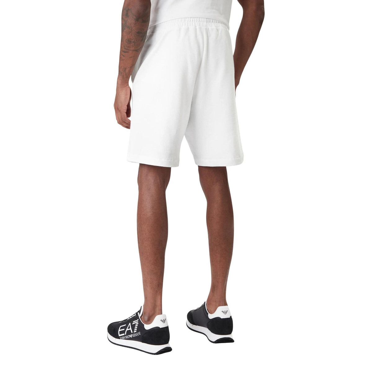 Image 3 : Vue des poches frontales du pantalon Ea7 homme blanc — Delvale