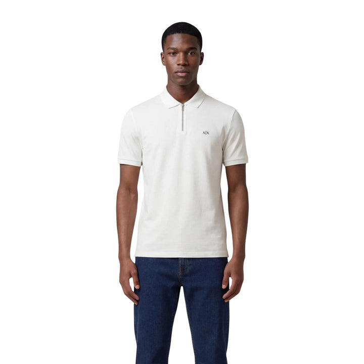 Polo Armani Exchange homme blanc viscose stretch fermeture éclair col polo logo AX brodé — vue de face portée — Delvale