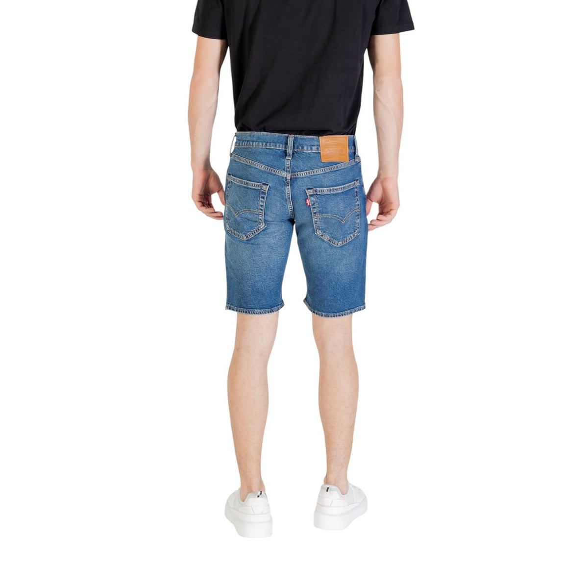 Levi's Short Jeans Homme Bleu Moyen Délavé Ourlet Brut Coupe Droite Vue de dos— Delvale