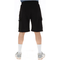 Image 2 : Vue de face du bermuda cargo Icon homme noir, logo contrasté sur la cuisse gauche, coupe droite longueur genou — Delvale