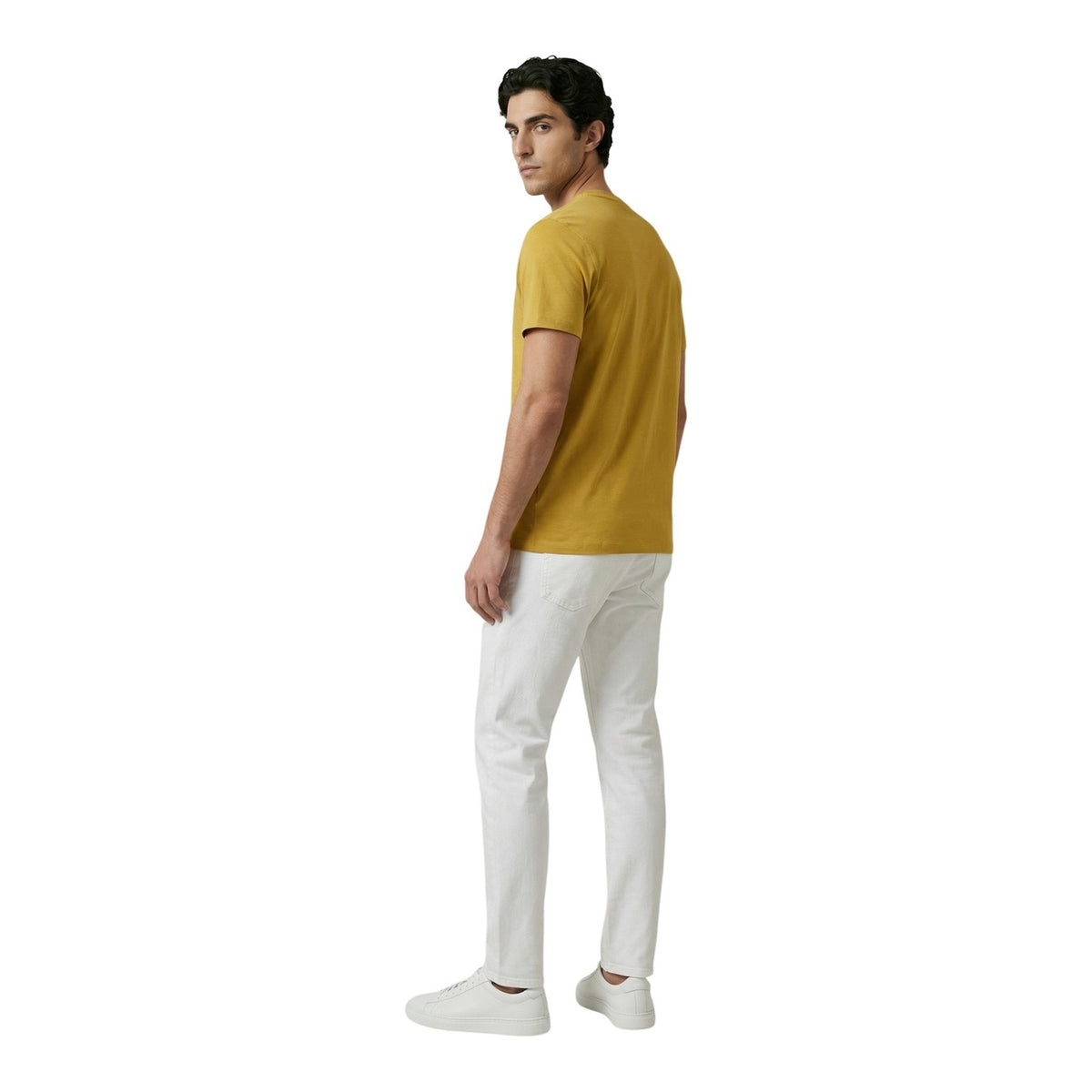 Image 3 : T-shirt homme U.S. Polo Assn. pur coton col rond, coupe ajustée, vue trois quarts — Delvale
