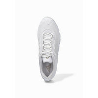 Image 3 : Basket Adidas Originals homme blanche, vue de trois quarts avant mettant en valeur l'empiècement synthétique perforé et la semelle intermédiaire sculptée — Delvale