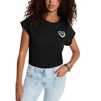Image 4 : Détail broderie cœur double contour blanc sur t-shirt noir Morgan De Toi, finition soignée sur la poitrine gauche — Delvale