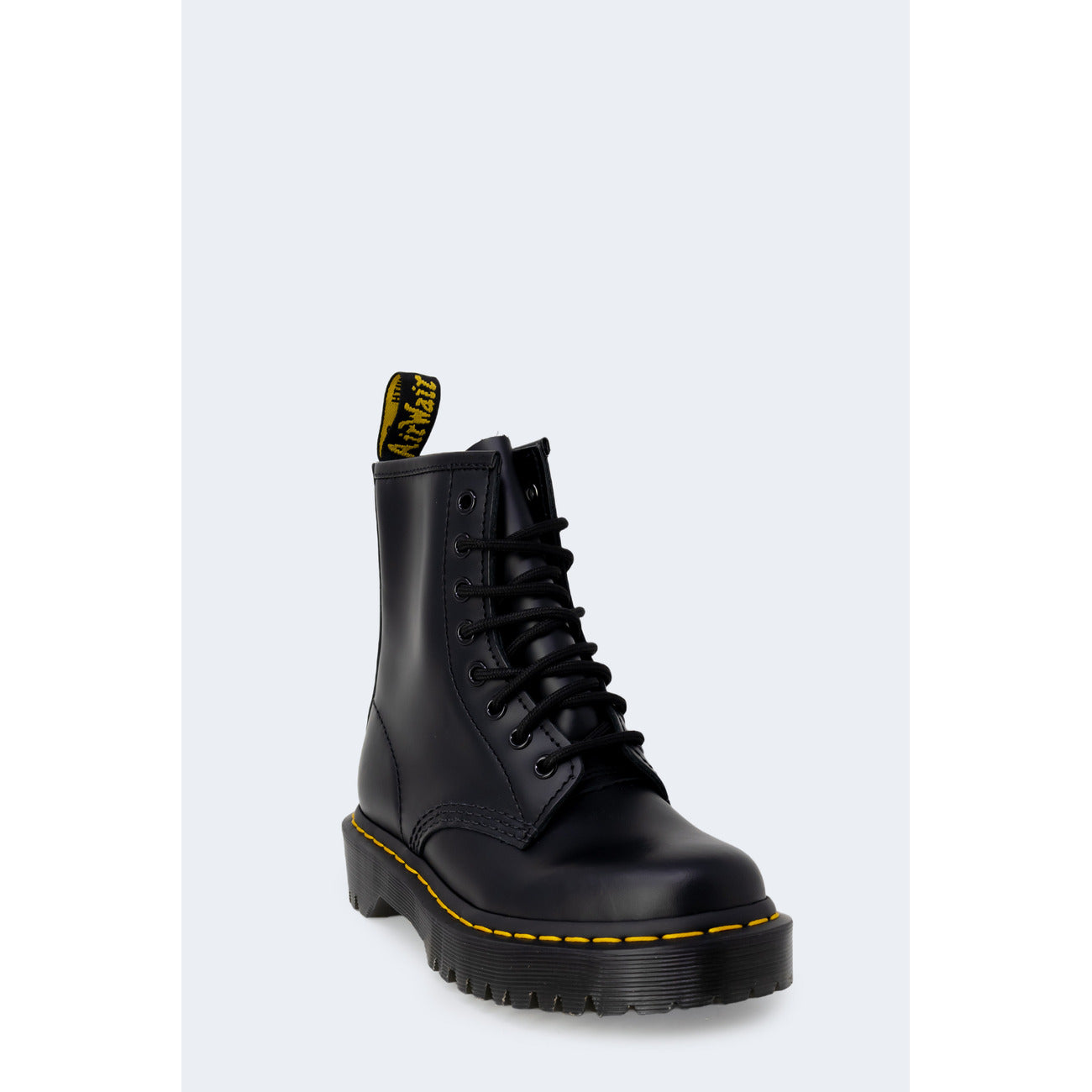 Dr. Martens 1460 Bex noire femme en cuir vue de trois quarts