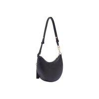 Image 3 : Détail quincaillerie dorée du sac Liu Jo hobo noir — anneau, mousqueton et pompon sur fond blanc — Delvale
