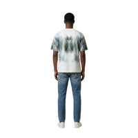 Image 3 : Détail du motif palmier miroir all-over sur le t-shirt Antony Morato homme, effet visuel graphique en nuances de vert — Delvale