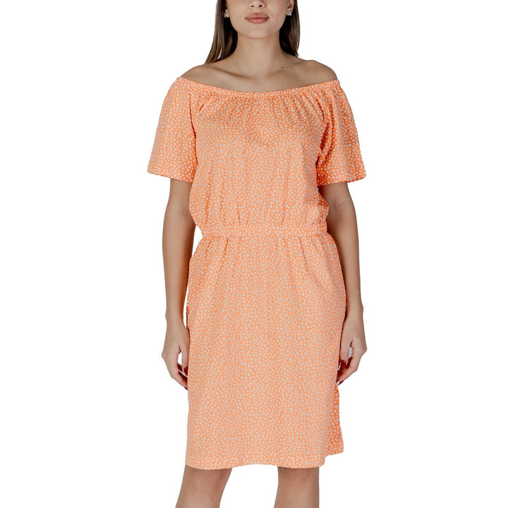 Image 1 : Robe B.young orange à pois avec manches courtes et col rond — delvale