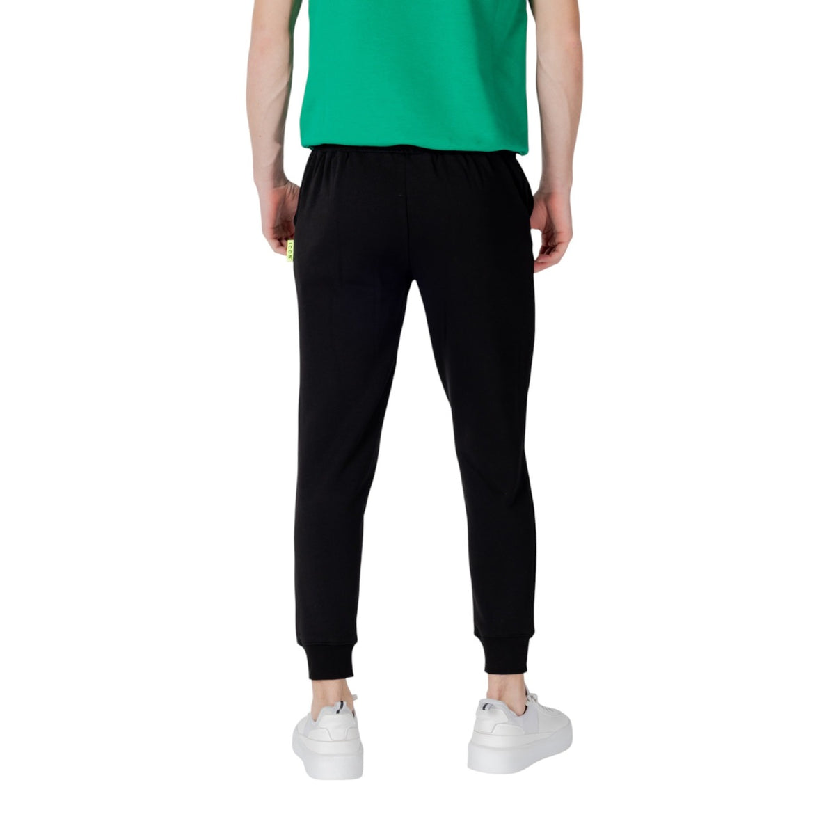 Image 2 : Détail du pantalon Icon noir rayé homme, coupe moderne et ajustement lacets — delvale