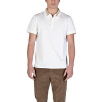 Image 1 : Polo homme Guess blanc cassé à col bicolore beige, vue de face portée avec un pantalon velours côtelé taupe — Delvale