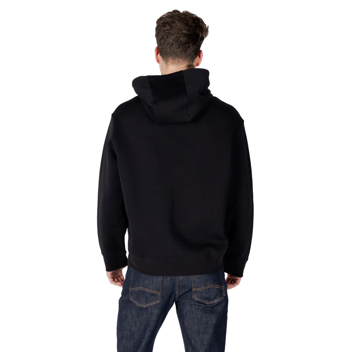 Sweat à capuche Armani Exchange homme noir de dos, coupe ample avec capuche volumineuse