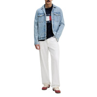 Image 2 : T-shirt Tommy Hilfiger Jeans bleu homme avec imprimé signature, détail du motif — Delvale