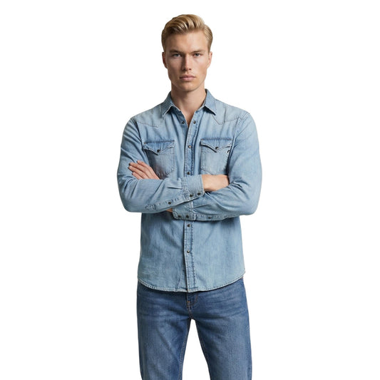 Image 1 : Chemise en jean homme Replay style western bleu azur délavé, vue de face, portée avec un jean brut — Delvale