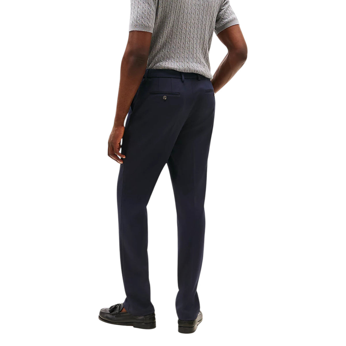 Image 2 : Vue de face du pantalon droit Tommy Hilfiger homme bleu marine avec fermeture zip bouton et poches frontales — Delvale
