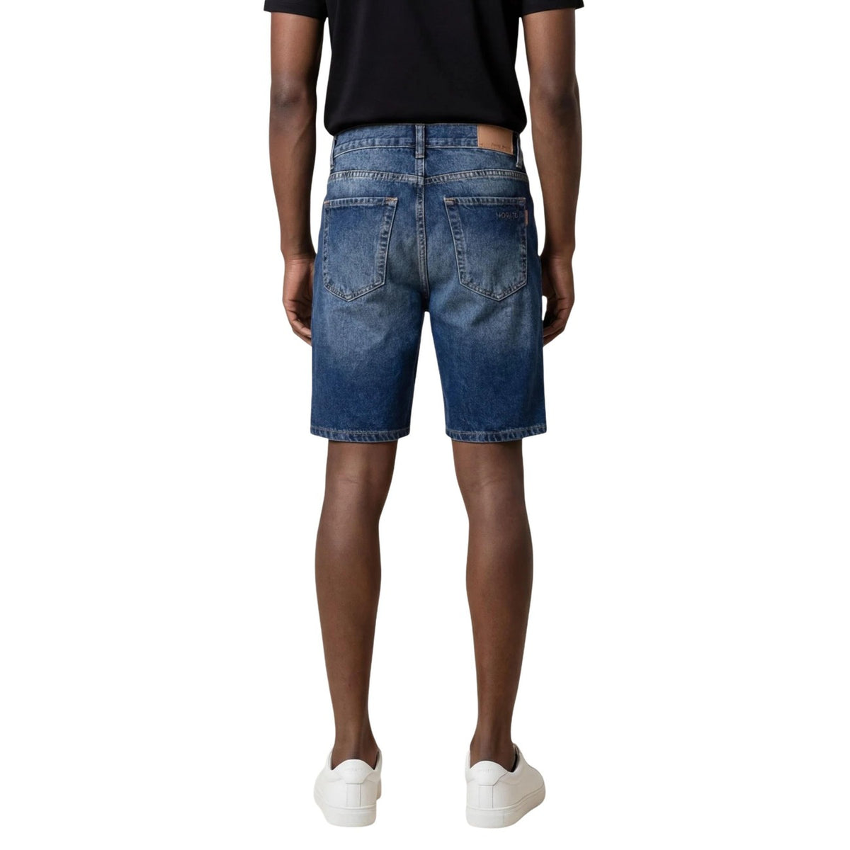 Image 2 : Bermuda jean homme Antony Morato bleu délavé, coupe droite longueur sous le genou, fermeture zip et bouton doré — Delvale