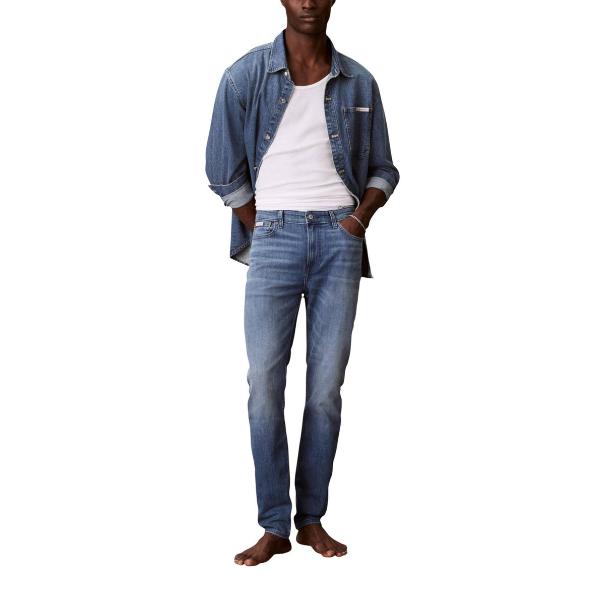 Image 4 : Jean homme Calvin Klein Jeans coupe slim, traitement délavé caractéristique et détail boutonnière métal — Delvale