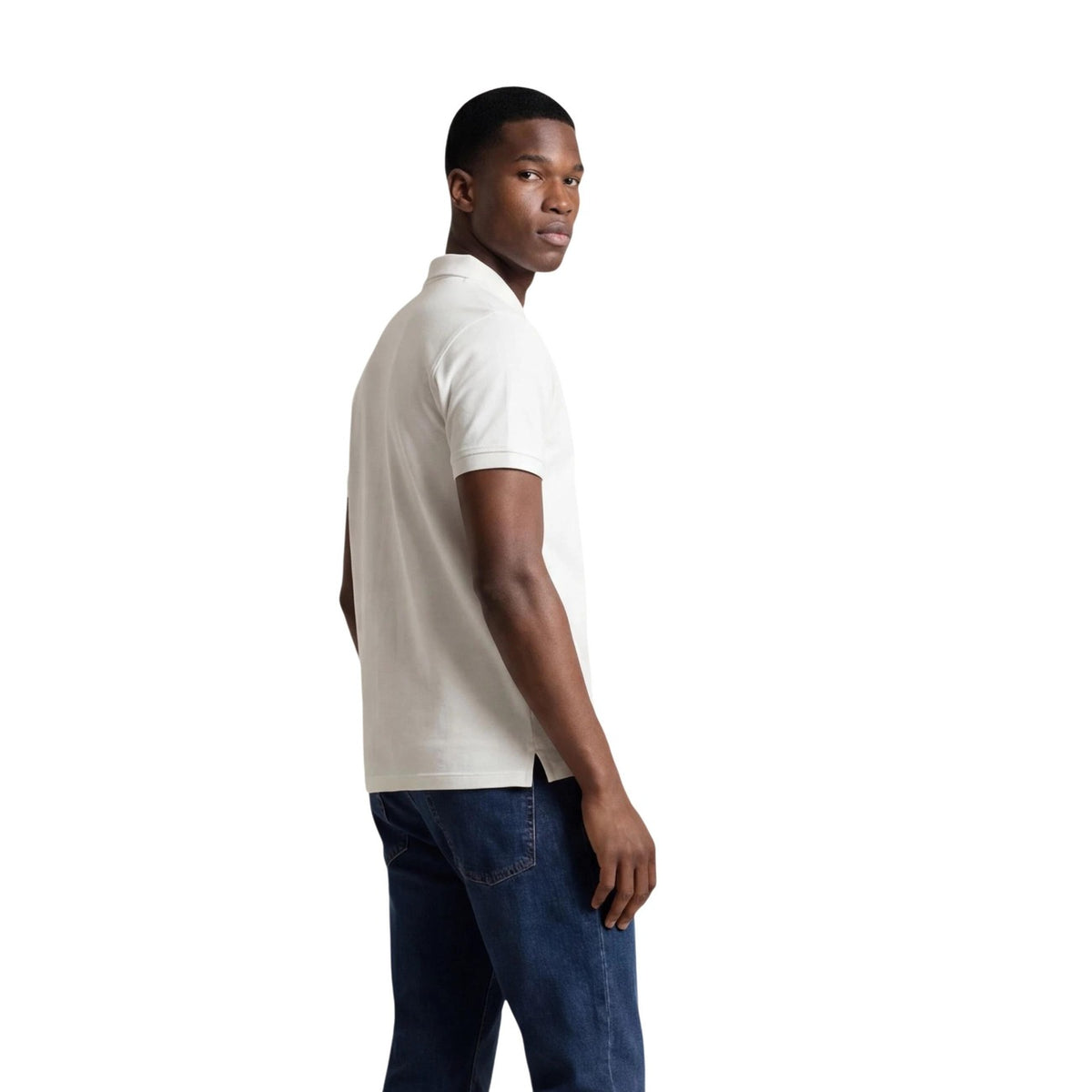 Polo Armani Exchange homme beige fermeture éclair col polo — vue de trois quarts portée — Delvale