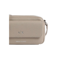 Image 2 : Vue de face du sac camera bag Armani Exchange beige avec poche frontale à rabat et inscription Armani Exchange — Delvale