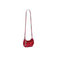 Image 2 : Détail sac bandoulière rouge cerise Desigual finition vernie froncée — delvale