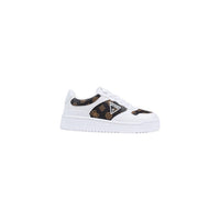 Image 1 : Baskets Guess femme marron à lacets style urbain chic sur fond neutre — delvale