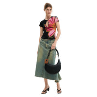 Image 2 : Détail du motif floral coloré sur t-shirt Desigual femme noir coupe moderne — delvale