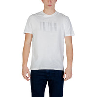 Image 4 : T-shirt vert Armani Exchange homme porté styling casual — Delvale