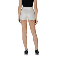Image 2 : Short Guess Active blanc femme avec bande monogramme latérale, vue de côté — delvale