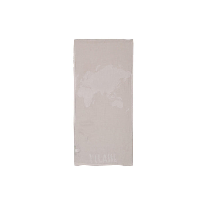 Image 1 : Écharpe beige Alviero Martini Prima Classe dépliée fond blanc, motif carte du monde tissé ton sur ton en jacquard, texture modal viscose légère — Delvale
