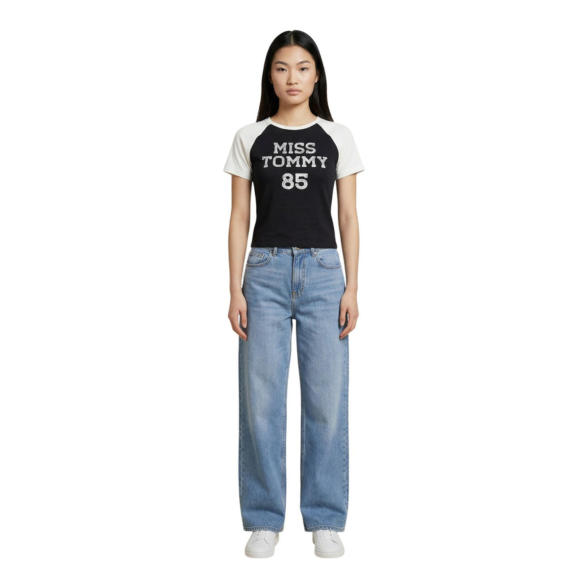 Image 2 : Détail du t-shirt Tommy Hilfiger Jeans noir femme avec logo signature — delvale