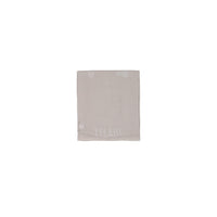 Image 3 : Écharpe Alviero Martini Prima Classe beige présentée dépliée format généreux, style italien intemporel et logo Prima Classe discret — Delvale