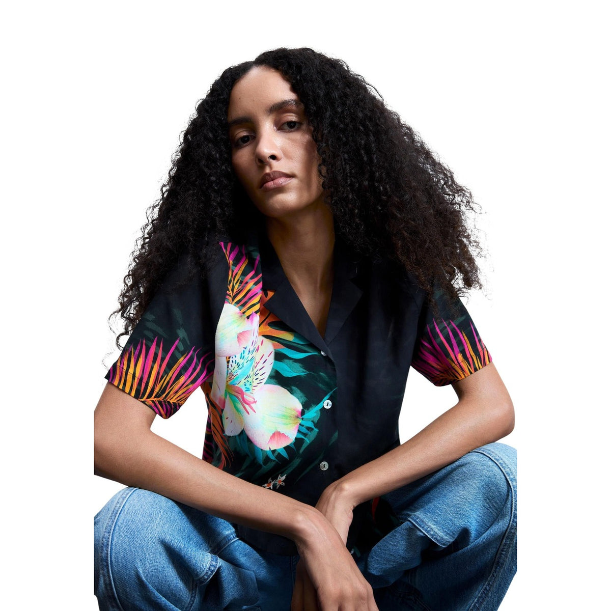 Image 3 : Vue d'ensemble chemise Desigual femme noire florale col revers manches courtes — Delvale