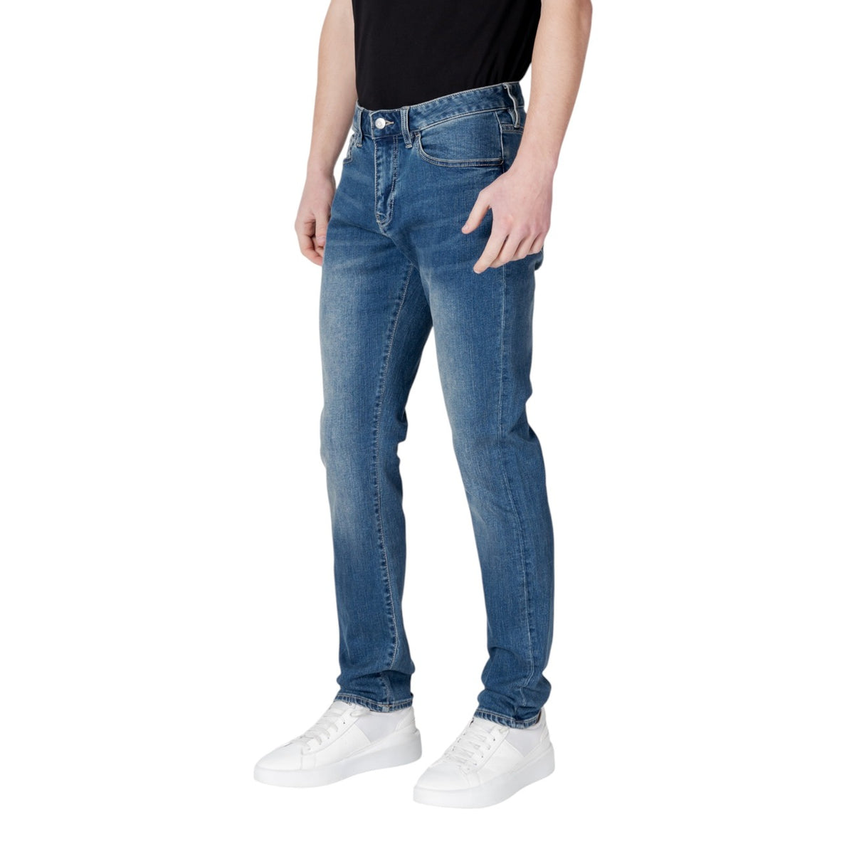 Image 3 : Jean homme Armani Exchange bleu vu sous différents angles, style décontracté — Delvale