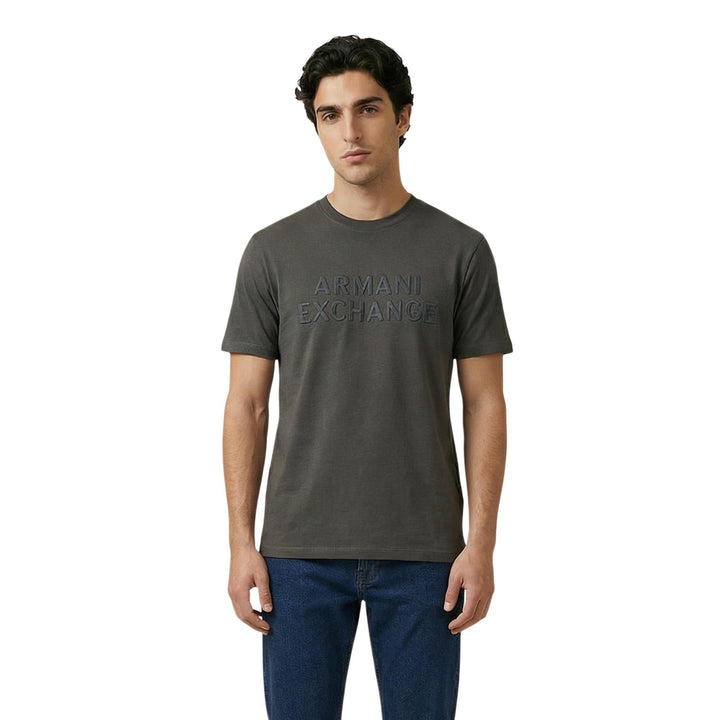 face gros plan vert kaki :
T-shirt Armani Exchange homme vert kaki, inscription ton sur ton lettres capitales poitrine, vue de face — Delvale