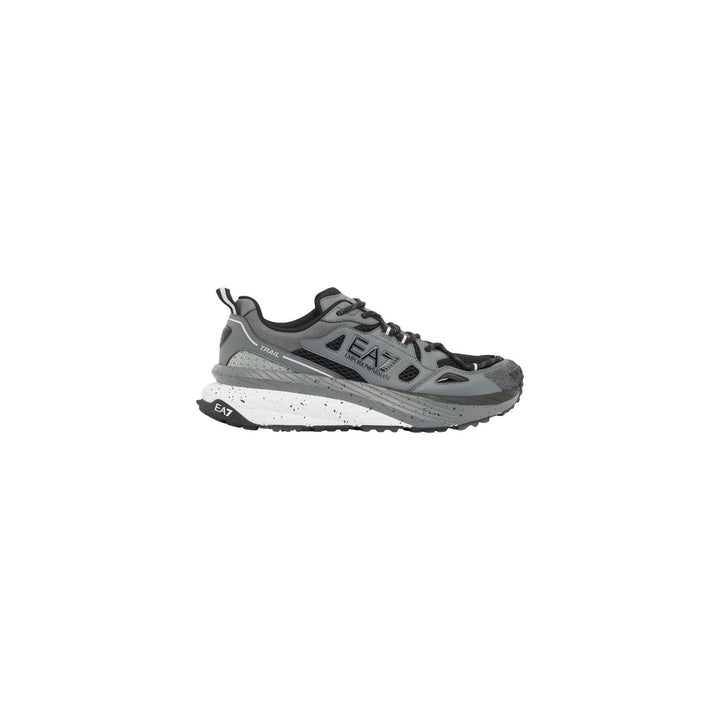 Image 1 : Baskets EA7 homme grises style trail vue de profil sur fond blanc — Delvale