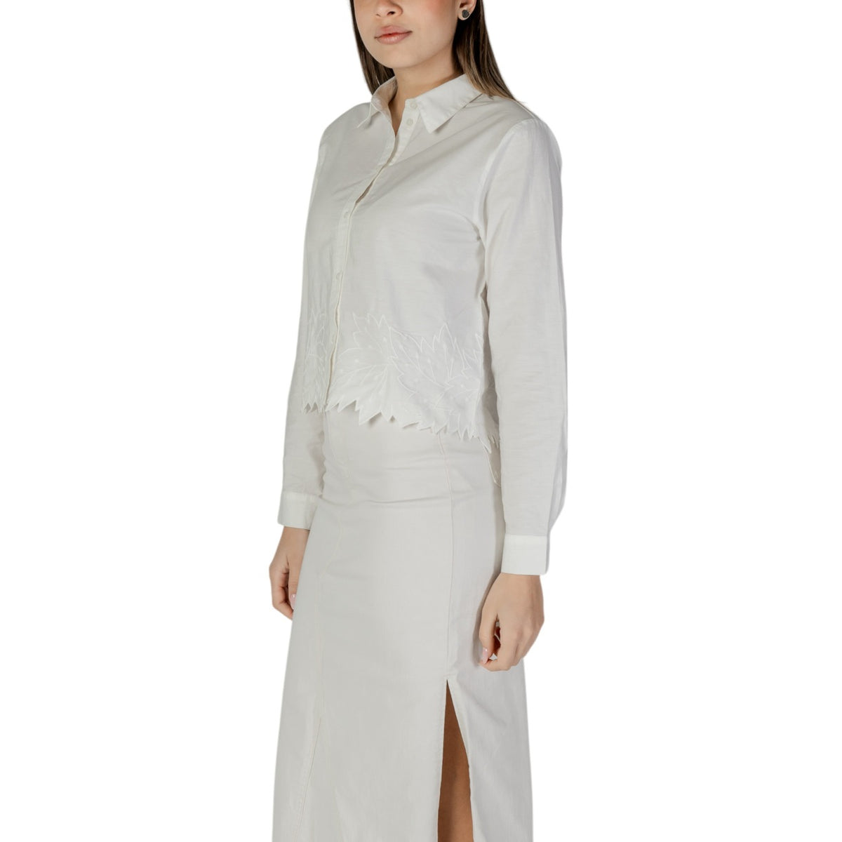 Image 2 : Détail chemise blanche Jacqueline De Yong fermeture boutonnée coton — delvale