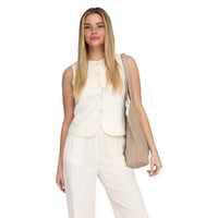 Image 4 : Gilet Only noir femme sans manches boutonné, détail des boutons et encolure ronde — Delvale
