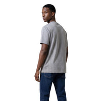 Image 2 : T-shirt Armani Exchange homme gris imprimé, détail du col rond et manches courtes — Delvale