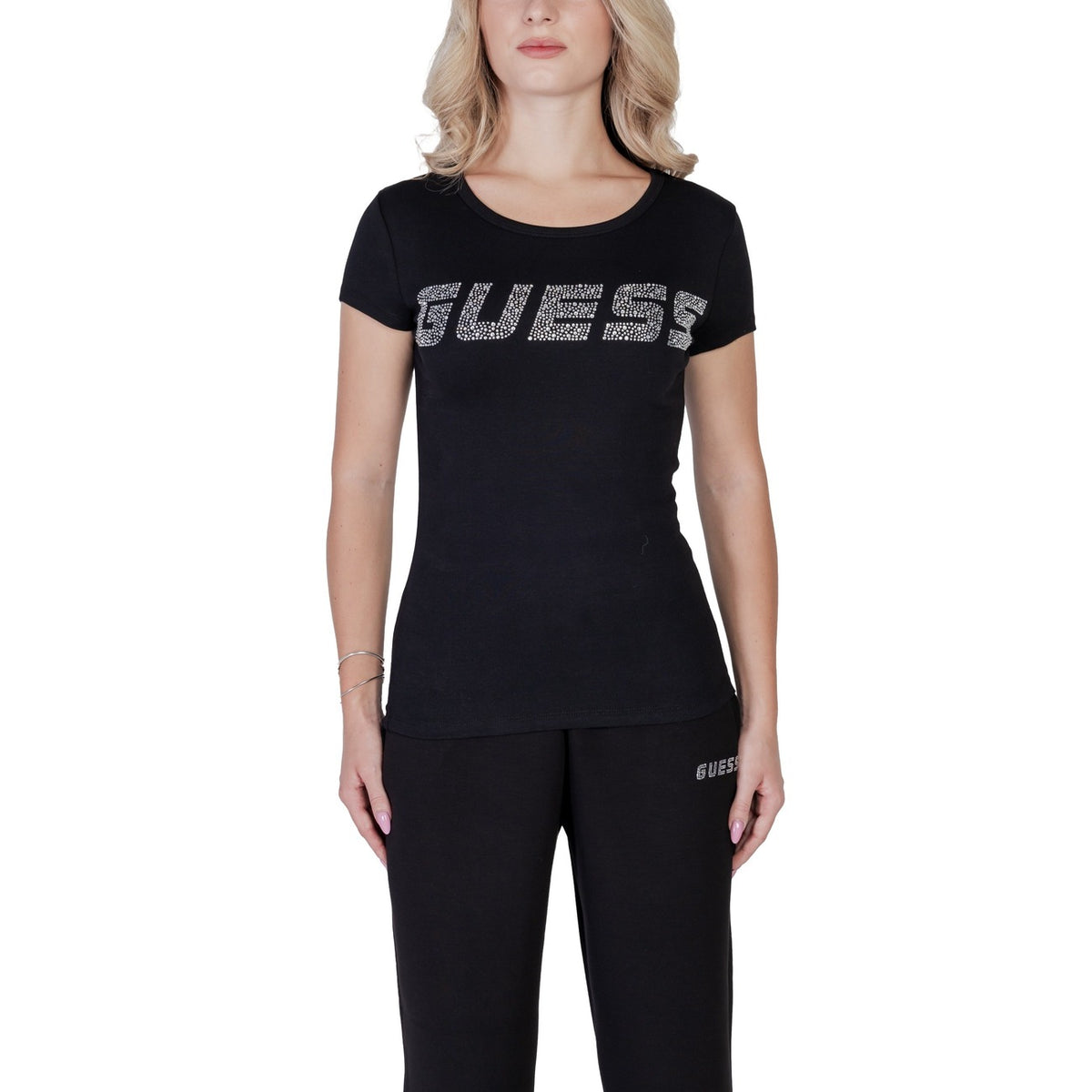 Image 4 : T-shirt Guess femme blanc logo, matière respirante coton-lycra pour confort quotidien — delvale