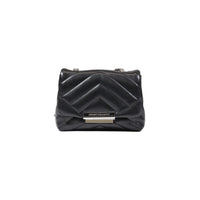 Image 2 : Détail du motif chevron matelassé et de la plaque logotée Armani Exchange sur sac bandoulière noir — Delvale