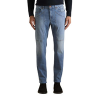 Image 1 : Jean homme Jeckerson slim bleu azur délavé vintage, vue de face avec poches frontales plaquées et rivets cuivrés — Delvale