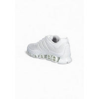Image 2 : Basket Adidas Originals homme blanche, détail de la tige en mesh respirant avec trois bandes en relief ton sur ton et lacets plats blancs — Delvale